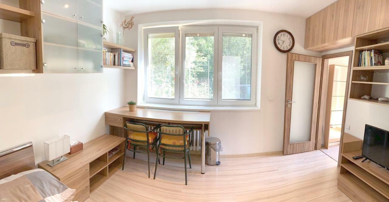Krasny Apartman U Lesa, Trolejbus Do Centra A Bvv, Parkovani Zdarma Brno Exterior foto